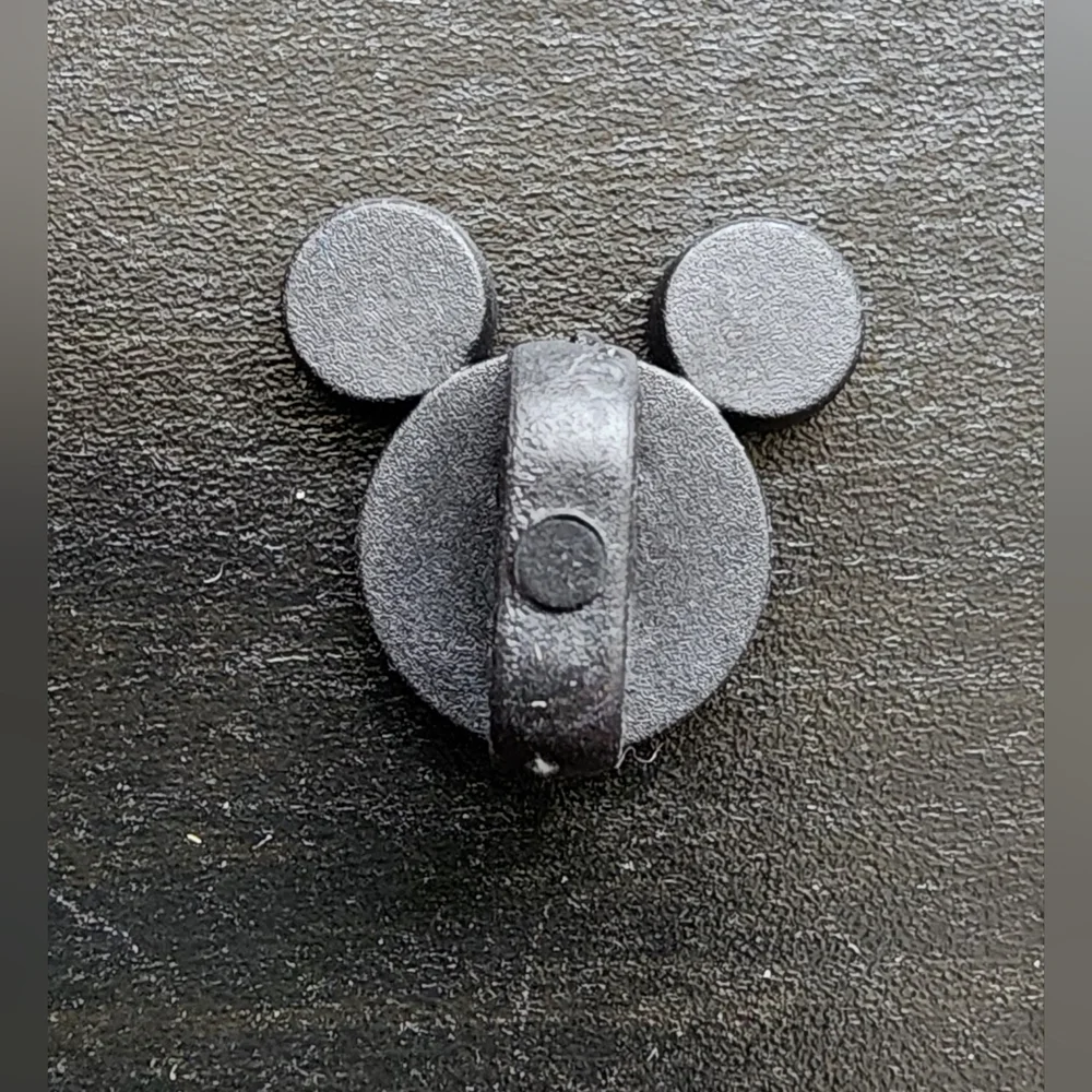 Disney official trading